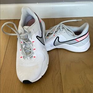 Nike Women's White and Pink Athletic Shoes